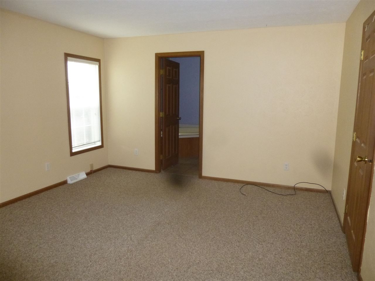 12024 Barnes Road Byron, MI 48418 - Photo 8 of 34