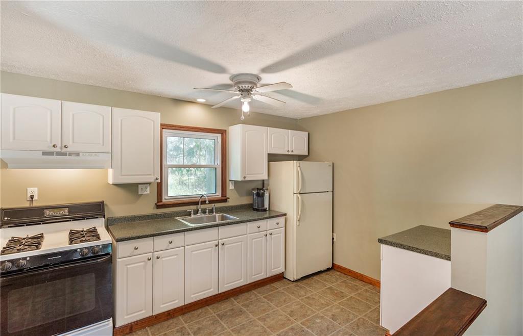 3846 Dickey Road Gibsonia, PA 15044 - Photo 20 of 25 In law suite/apartment