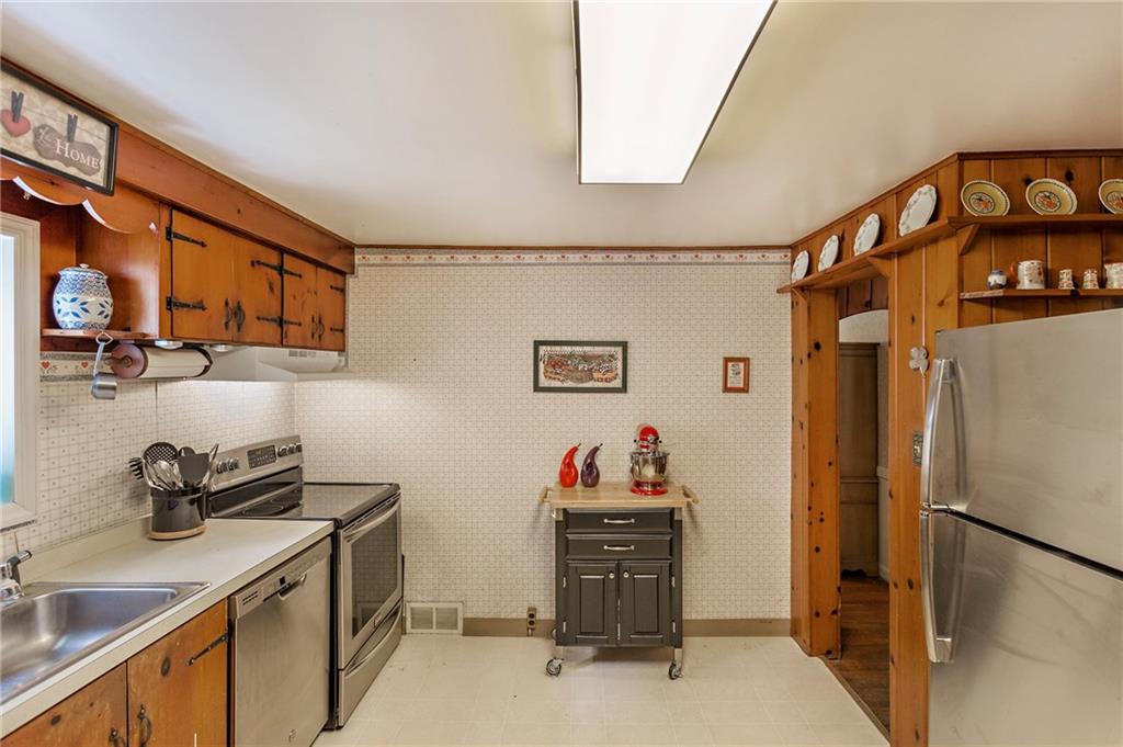 3846 Dickey Road Gibsonia, PA 15044 - Photo 5 of 25 Gallery Image 5