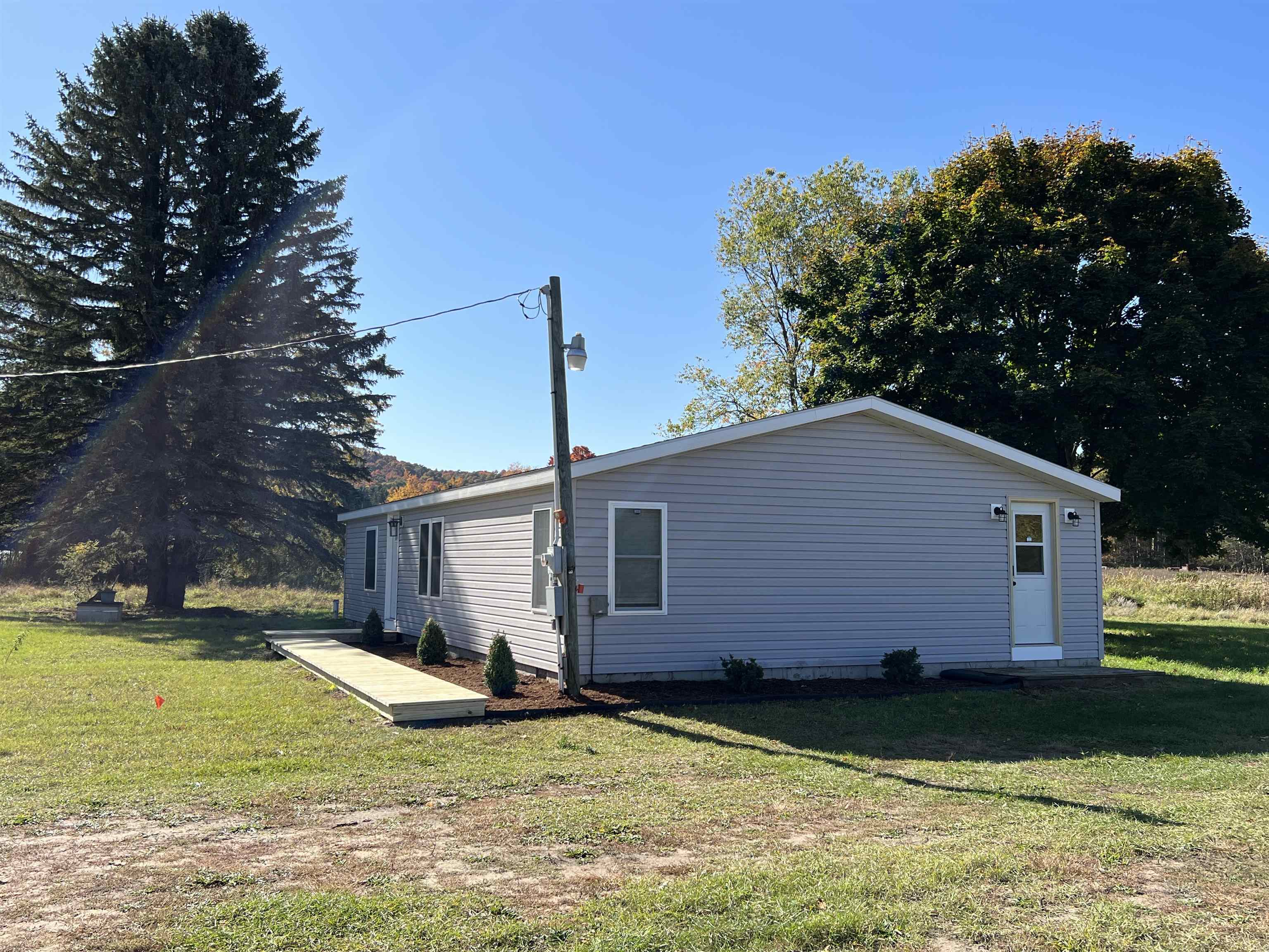 18092 Karlin Road Thompsonville, MI 49683 - Photo 2 of 31