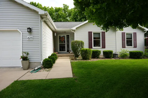 $349,900 | 623 Magnolia Lane, Ottawa, IL 61350