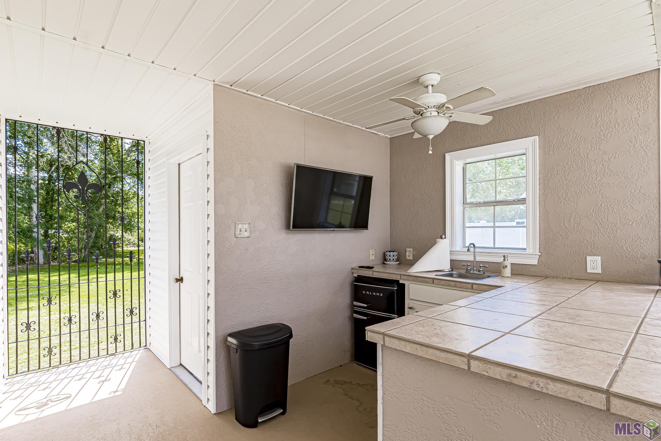 44244 Robert Road St. Amant, LA 70774 - Photo 9 of 38 Gallery Image 9