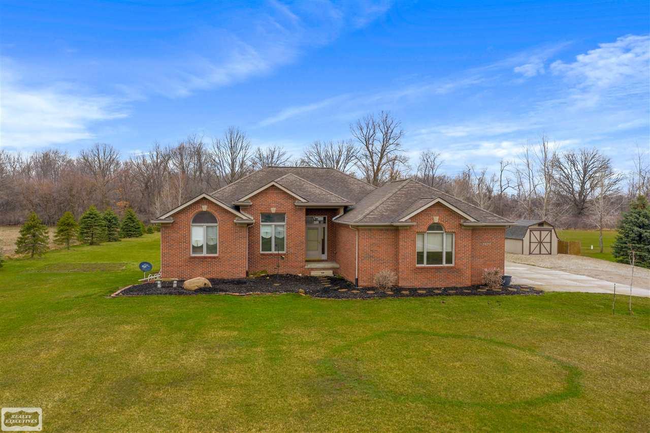 7977 Hough Road Almont, MI 48003 - Photo 1 of 40 50038157.JPG