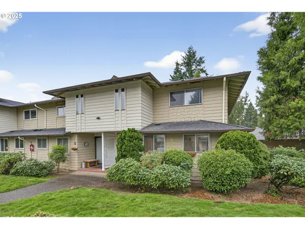 $325,000 | 13600 Northeast 18th Street, Unit 28, Vancouver, WA 98682
