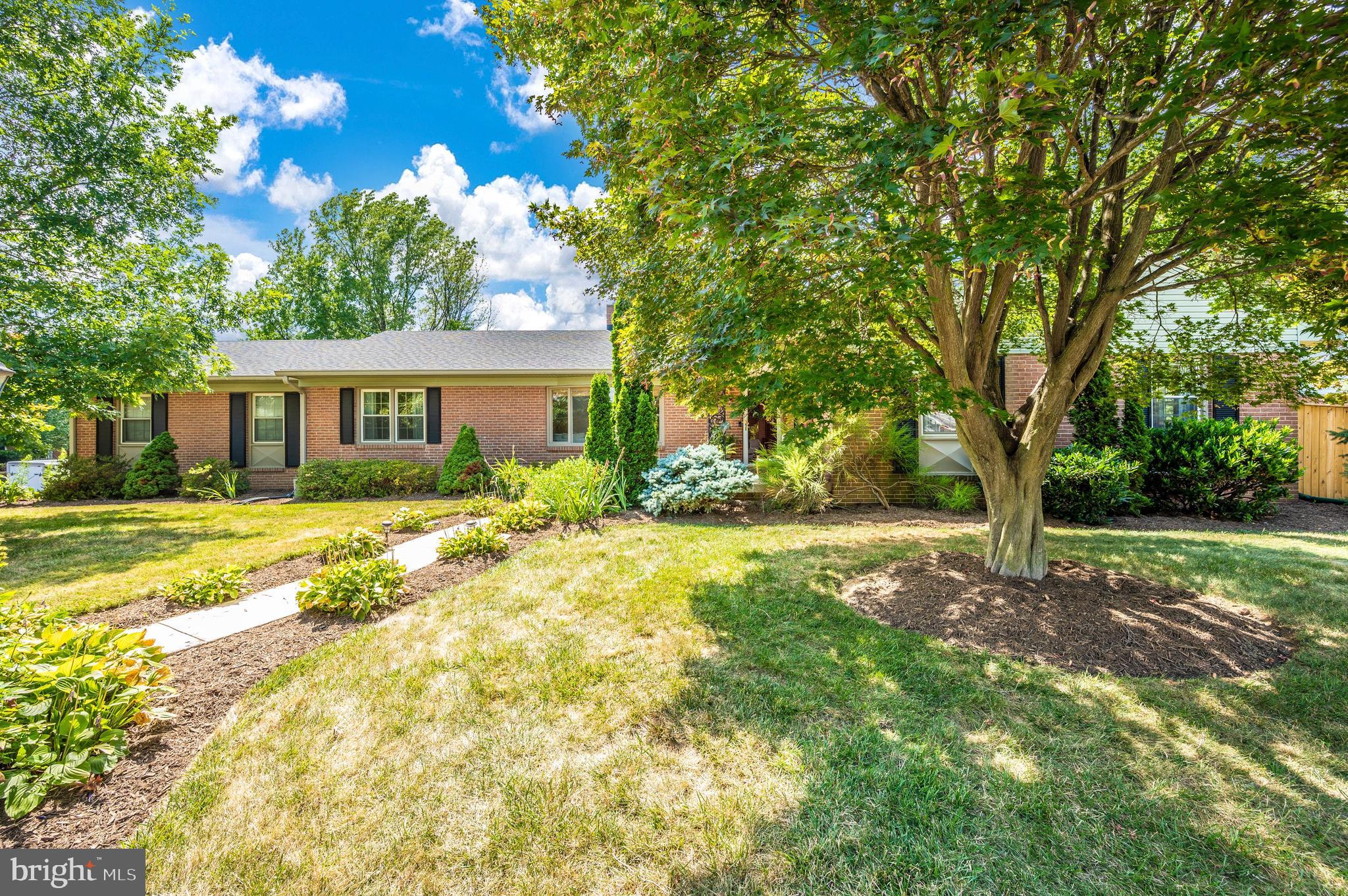 201 Crestview Court Frederick, MD 21702 - Photo 2 of 51 Easy one level living -beautifully updated