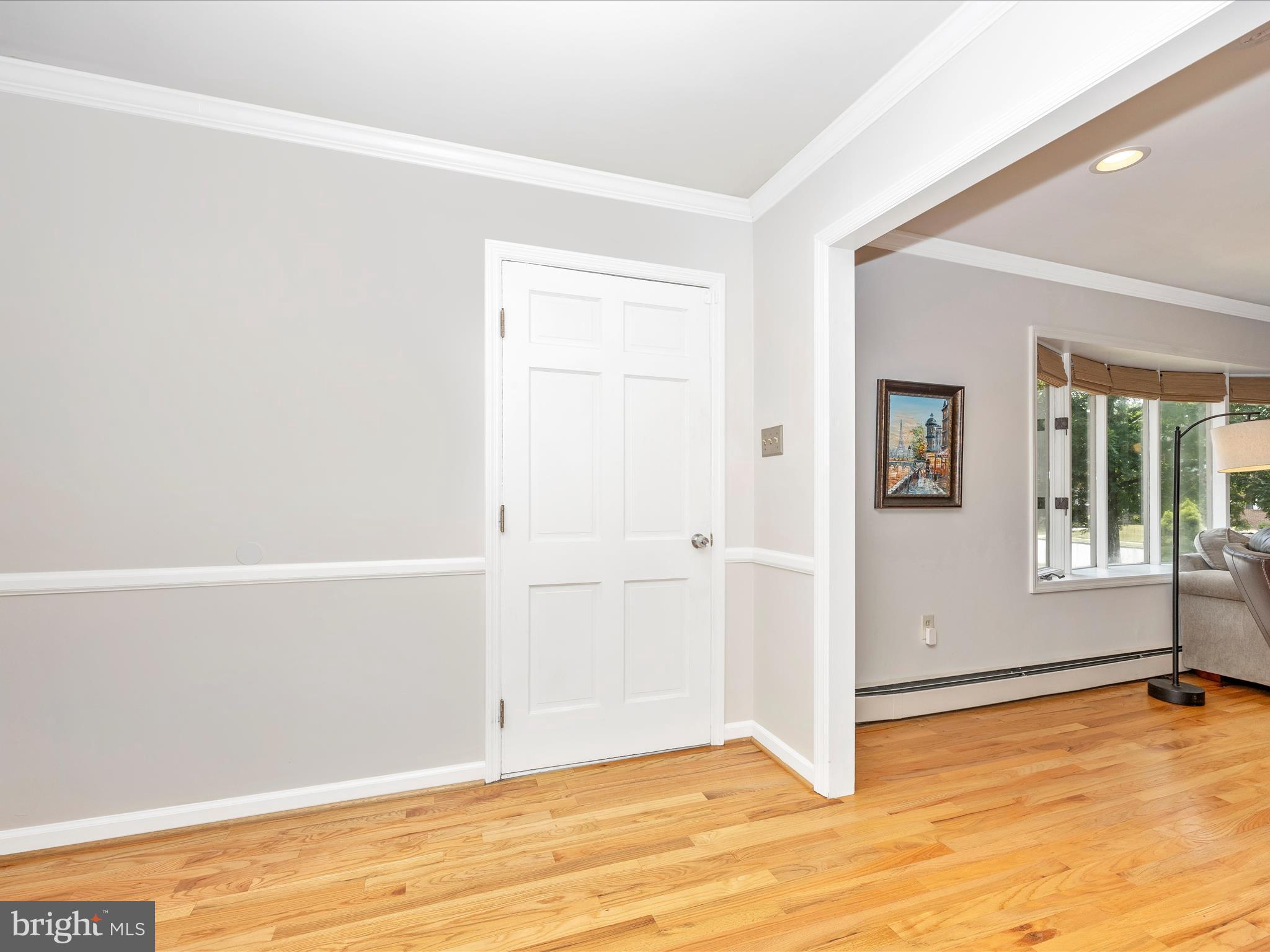 201 Crestview Court Frederick, MD 21702 - Photo 22 of 51 Large foyer to welcome guests