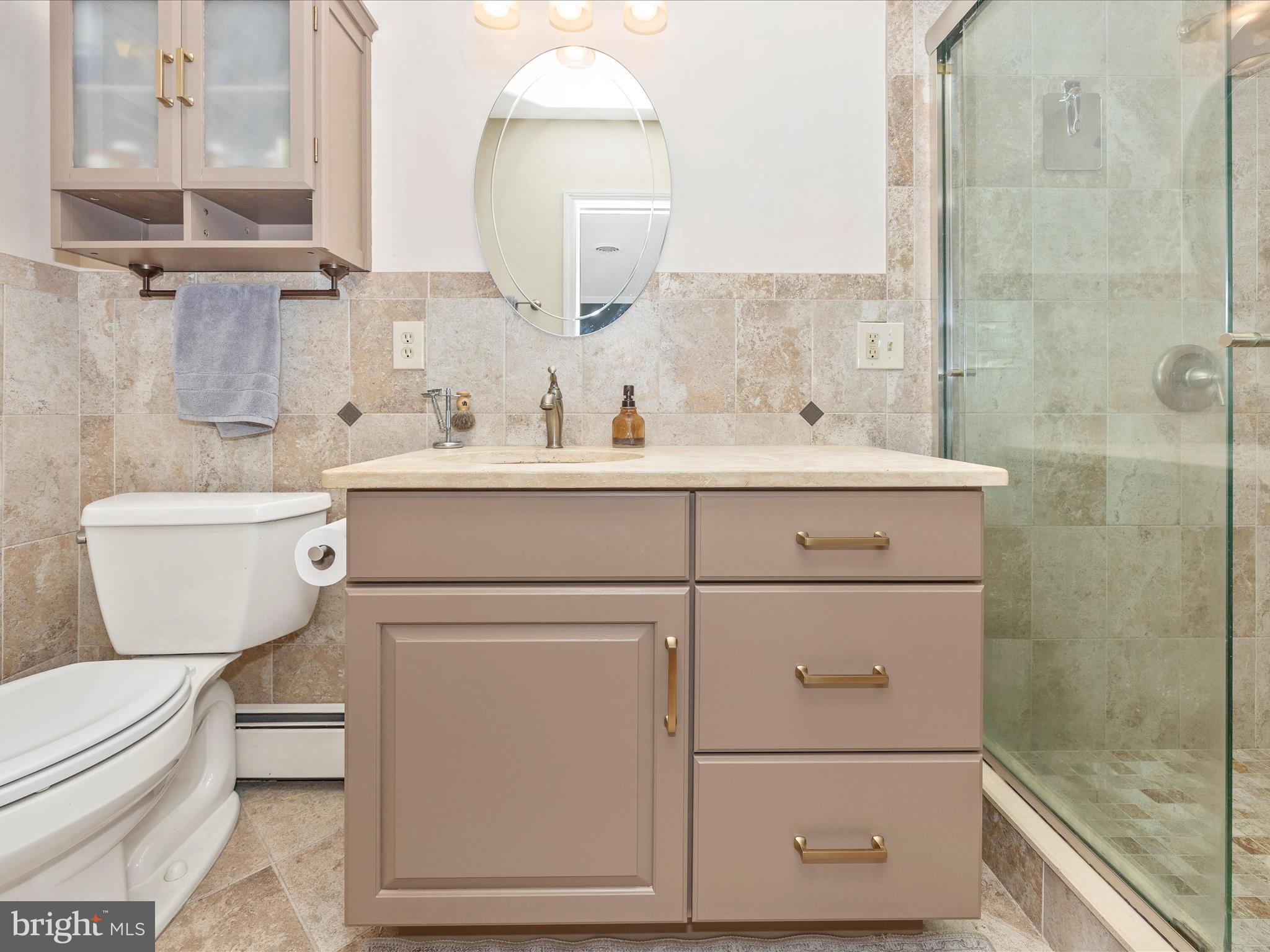 201 Crestview Court Frederick, MD 21702 - Photo 37 of 51 Primary Bathroom