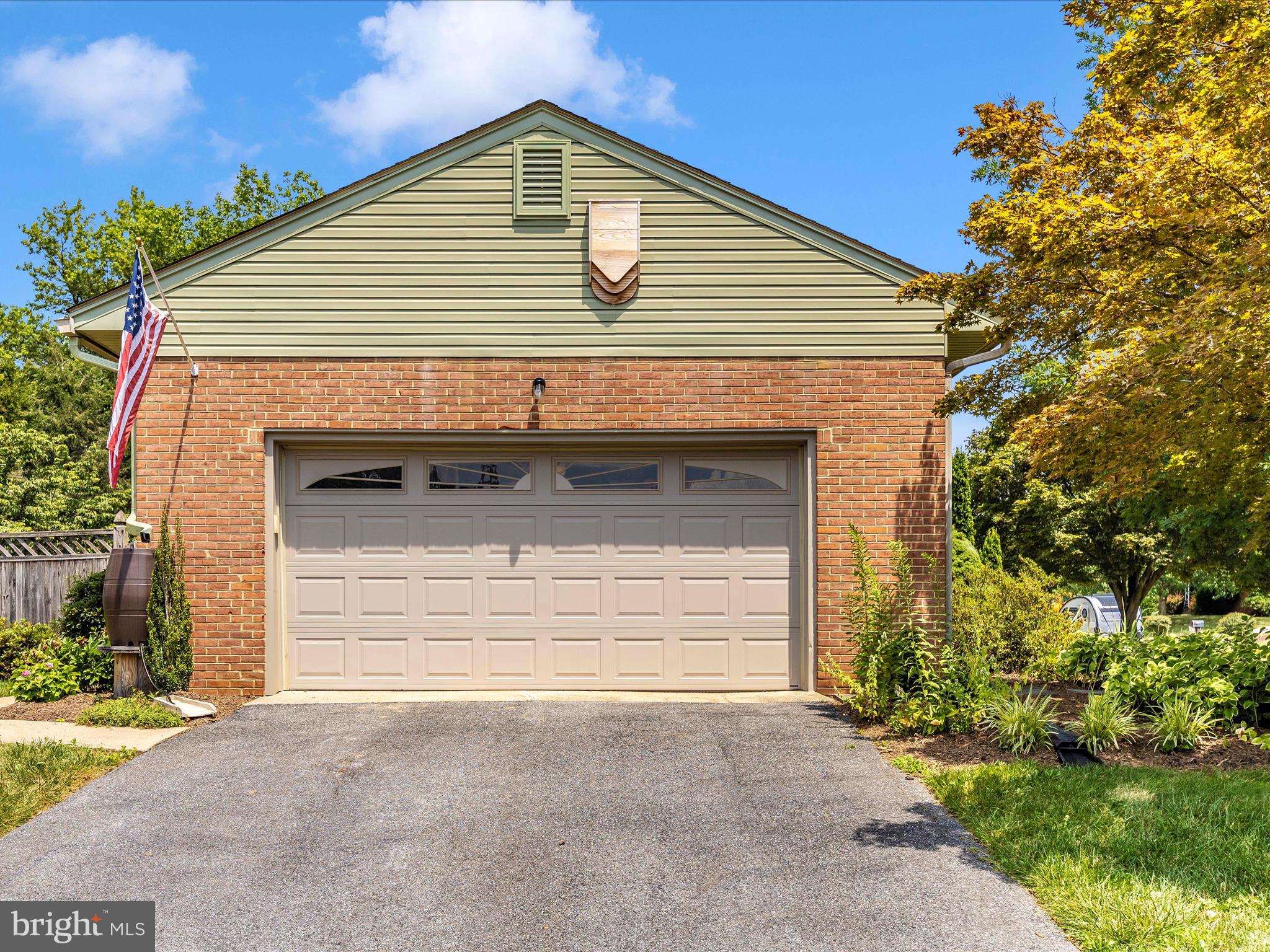 201 Crestview Court Frederick, MD 21702 - Photo 41 of 51 2 car, side entry garage