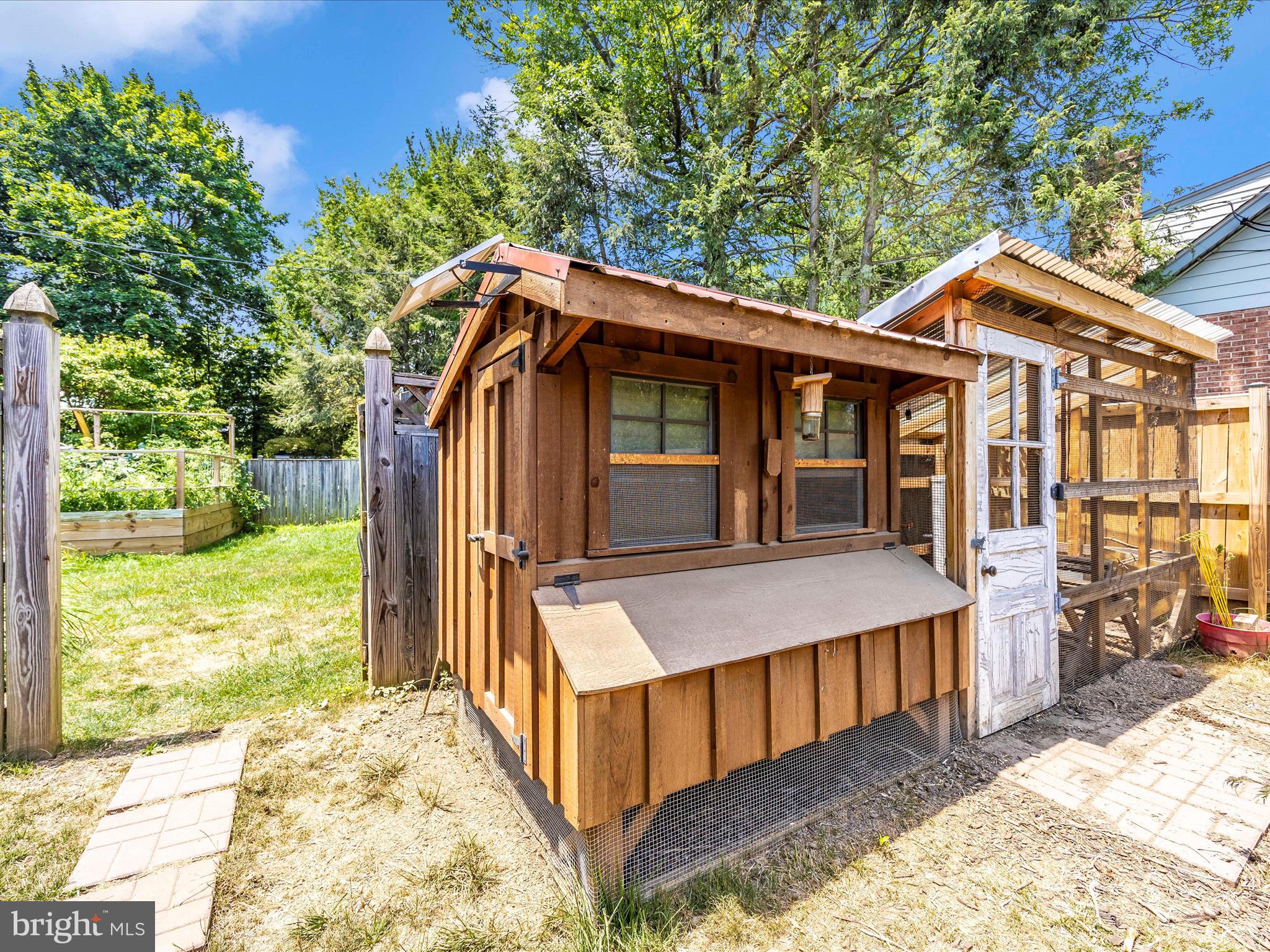 201 Crestview Court Frederick, MD 21702 - Photo 47 of 51 Chicken Coop in separate fenced area