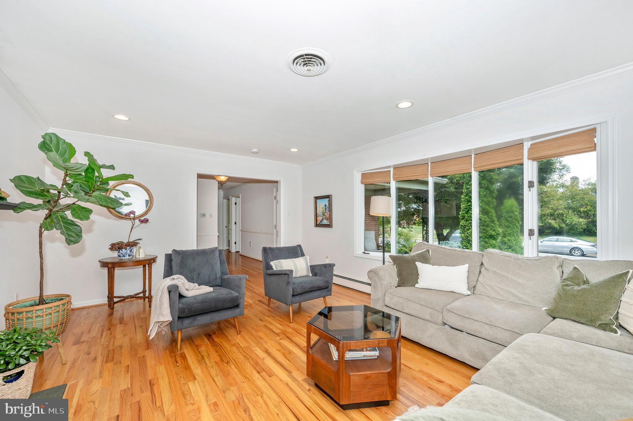 201 Crestview Court Frederick, MD 21702 - Photo 5 of 51 Excellent nature lighting