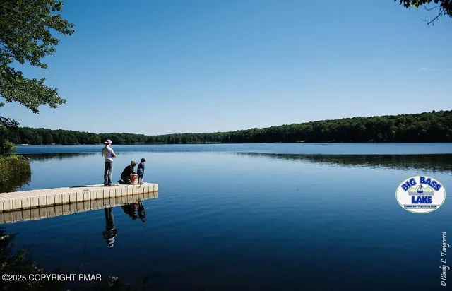 $420,000 | 19 Livingston Lane, Gouldsboro, PA 18424