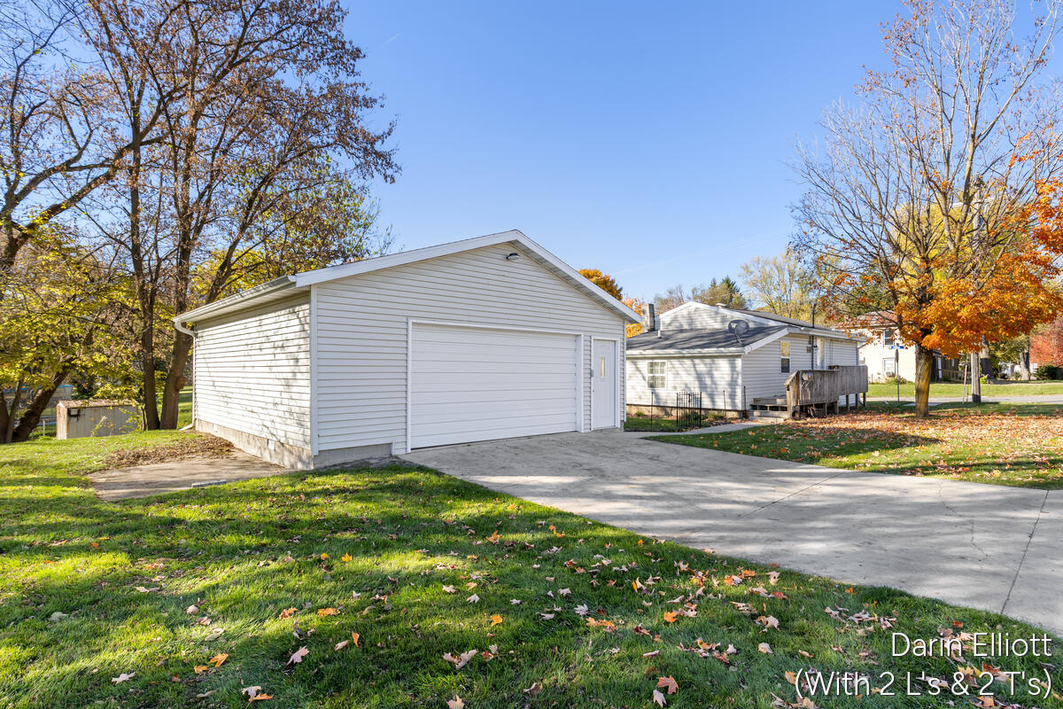 661 Bayard Street Ionia, MI 48846 - Photo 5 of 36 661-Bayard_027