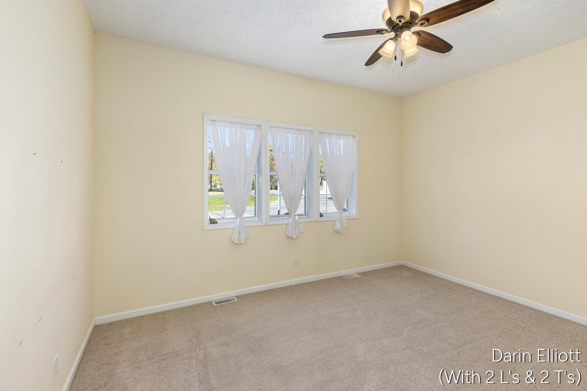 661 Bayard Street Ionia, MI 48846 - Photo 7 of 36 661-Bayard_003