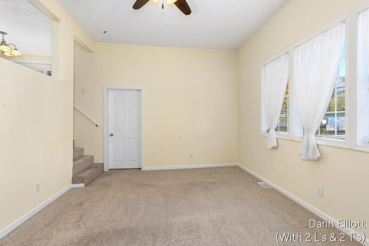 661 Bayard Street Ionia, MI 48846 - Photo 8 of 36 661-Bayard_004