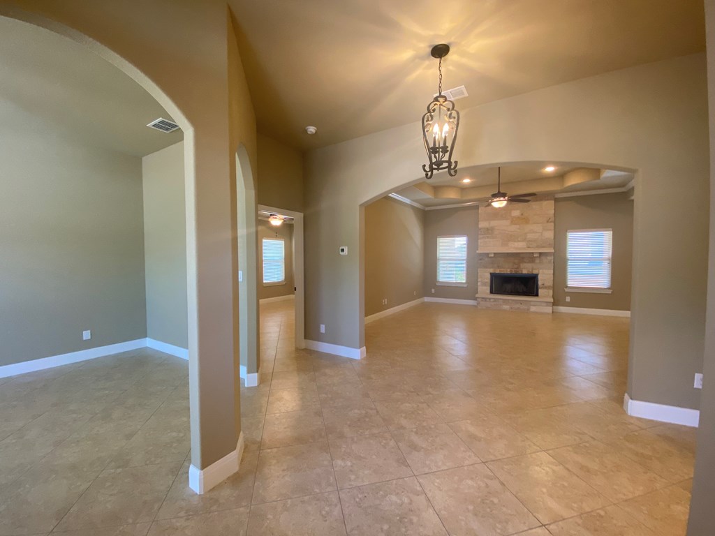 210 Dudley Way Fredericksburg, TX 78624 - Photo 3 of 10