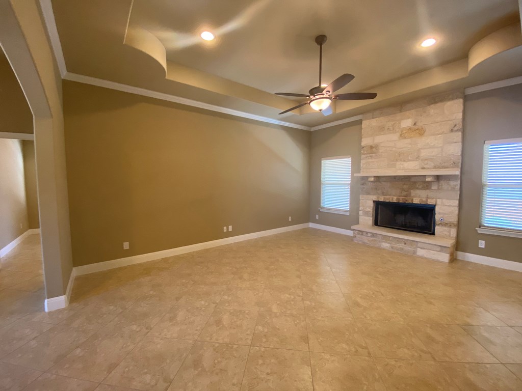 210 Dudley Way Fredericksburg, TX 78624 - Photo 6 of 10