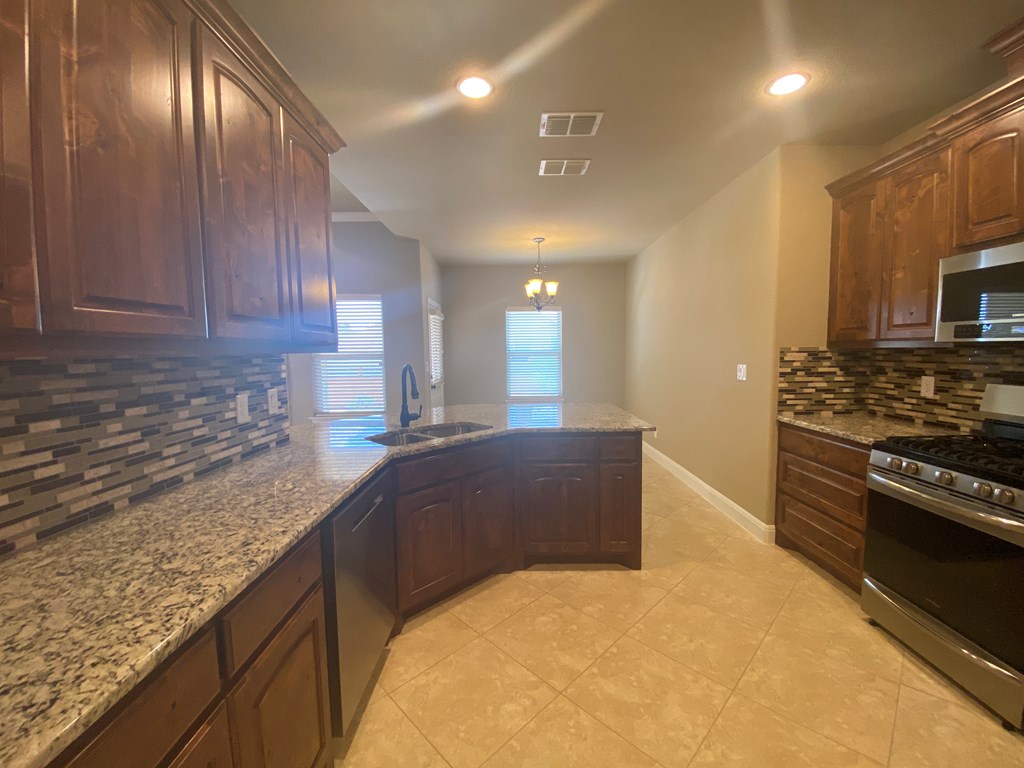 210 Dudley Way Fredericksburg, TX 78624 - Photo 10 of 10