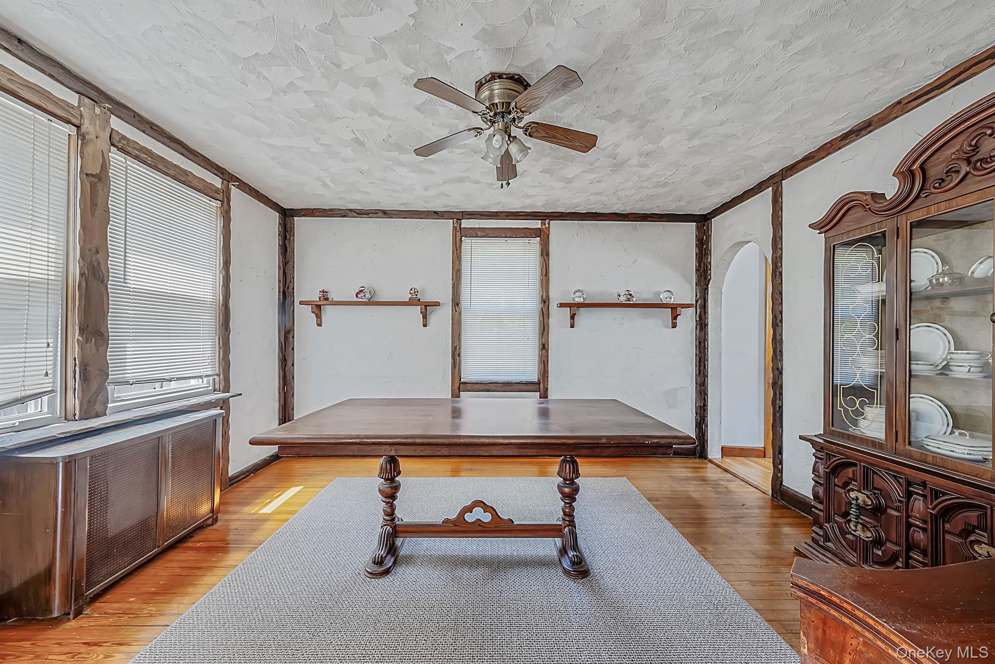33 Sherman Street Merrick, NY 11566 - Photo 8 of 27