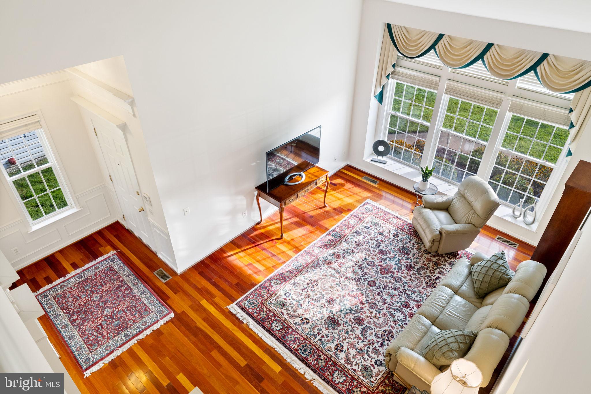 12345 Brown Fox Way Reston, VA 20191 - Photo 5 of 96 Gallery Image 5