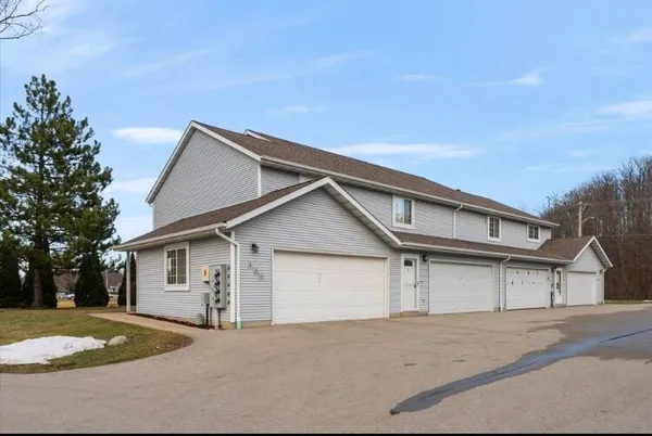 $231,999 | 401 Slinger Road, Unit 1, Slinger, WI 53086