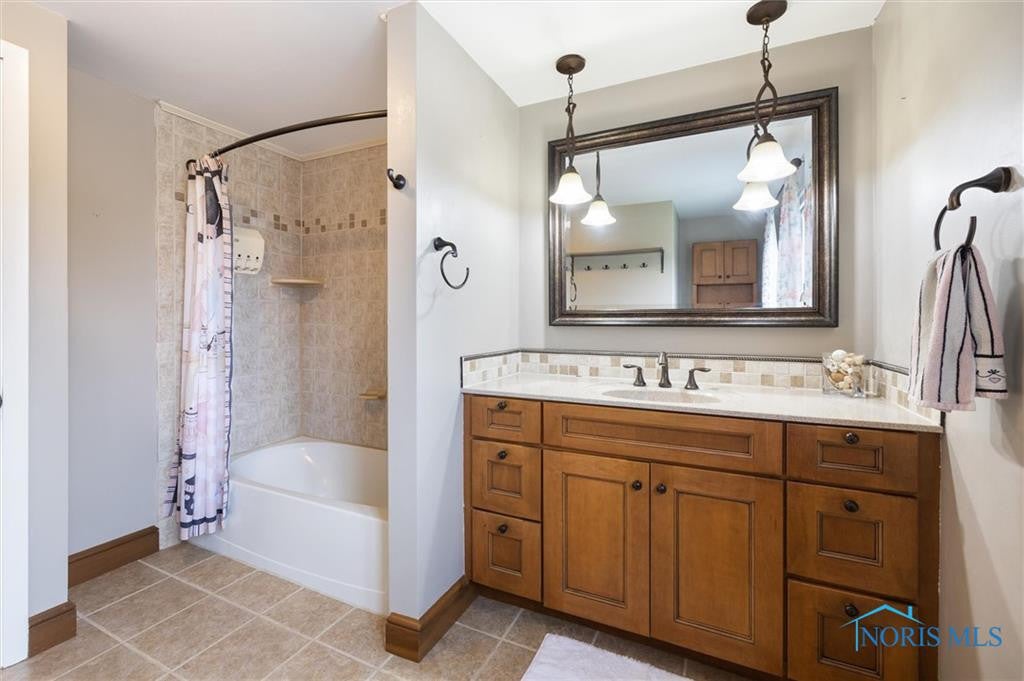 1141 South Lallendorf Road Oregon, OH 43616 - Photo 10 of 15 Gallery Image 10
