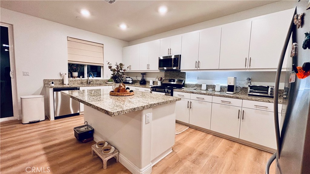 27344 Rolling Rdg Street Menifee, CA 92585 - Photo 9 of 34 Gallery Image 9