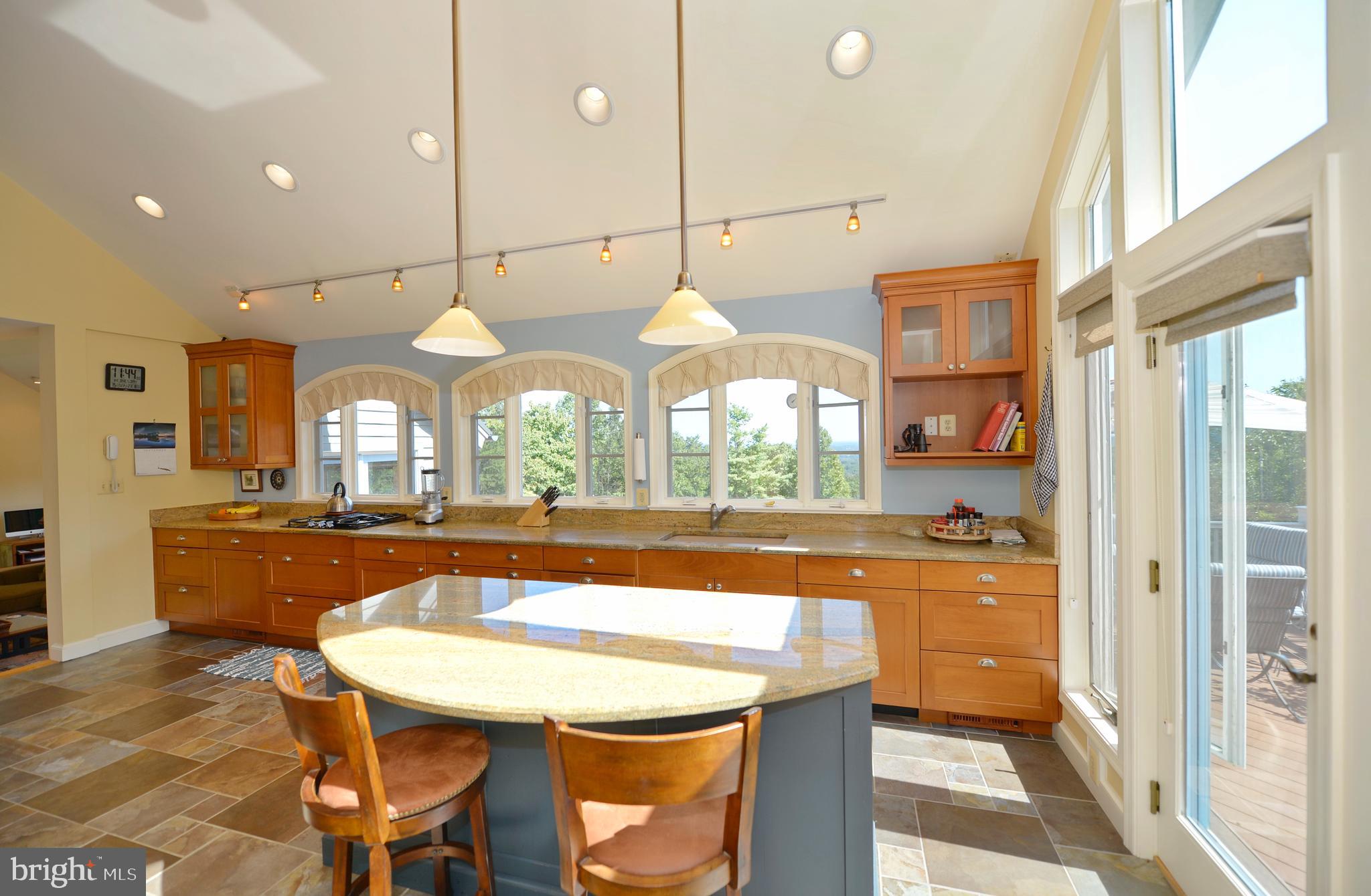 11173 Oakview Road Delaplane, VA 20144 - Photo 18 of 60 Kitchen island and seating