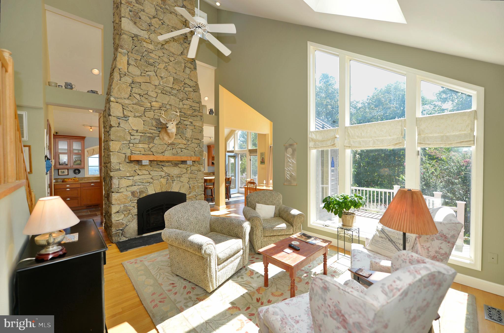 11173 Oakview Road Delaplane, VA 20144 - Photo 28 of 60 Family room with hardwood floors