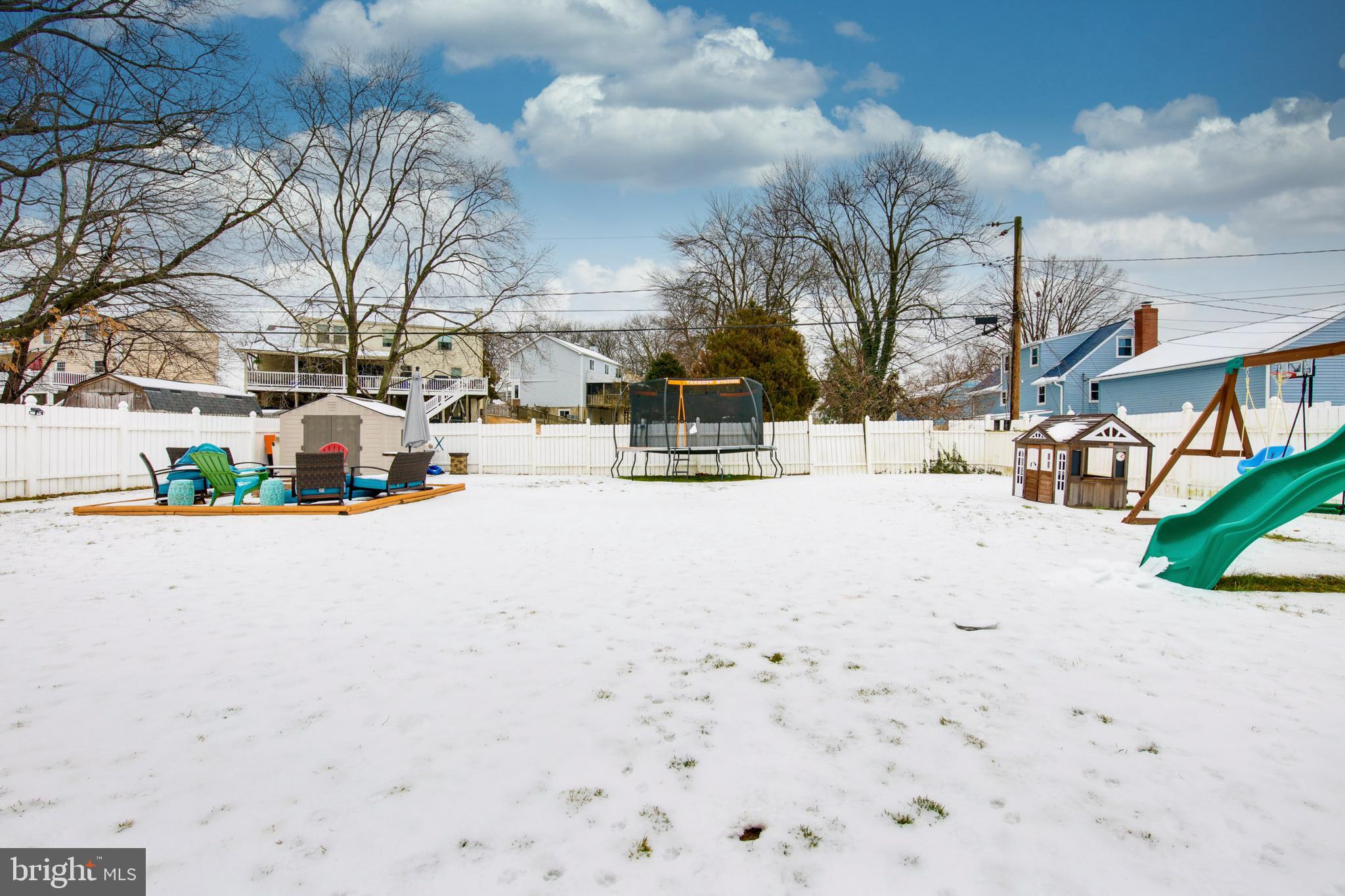 7971 East Shore Road Pasadena, MD 21122 - Photo 32 of 38 HUGE Backyard