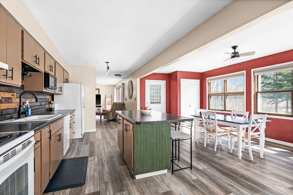 3863 Karky Road Superior, WI 54880 - Photo 11 of 33 Kitchen