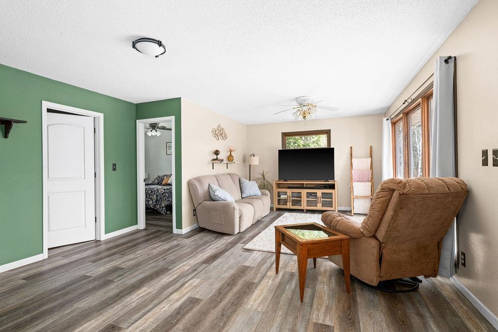 3863 Karky Road Superior, WI 54880 - Photo 14 of 33 Living Room