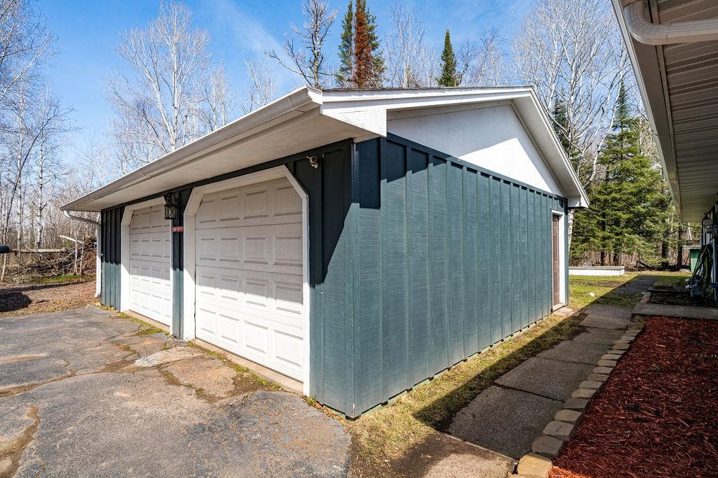 3863 Karky Road Superior, WI 54880 - Photo 7 of 33 Garage