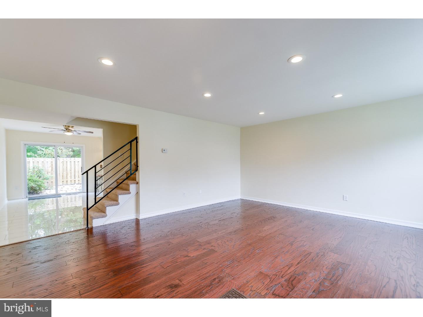 19 Rambler Court Willingboro, NJ 08046 - Photo 4 of 19 Living Room