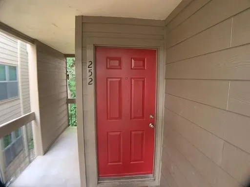 $2,100 | 1135 Barton Hills Drive, Unit 252, Austin, TX 78704
