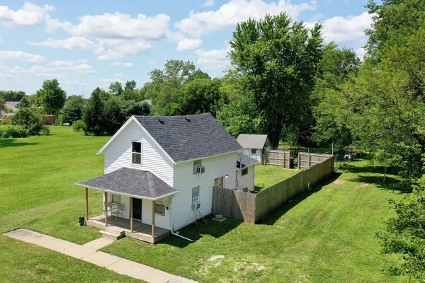 $145,820 | 1506 East 2710 North Road, Clifton, IL 60927