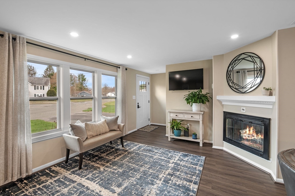 20 Sunnyvale Street Beverly, MA 01915 - Photo 4 of 42