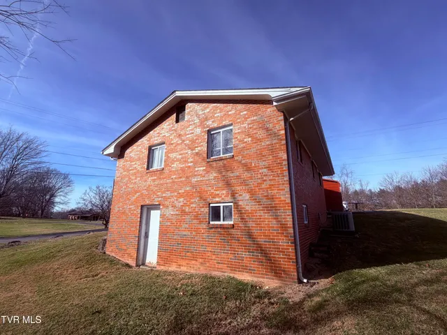 $189,900 | 273 Fairford Lane, Bristol, TN 37620