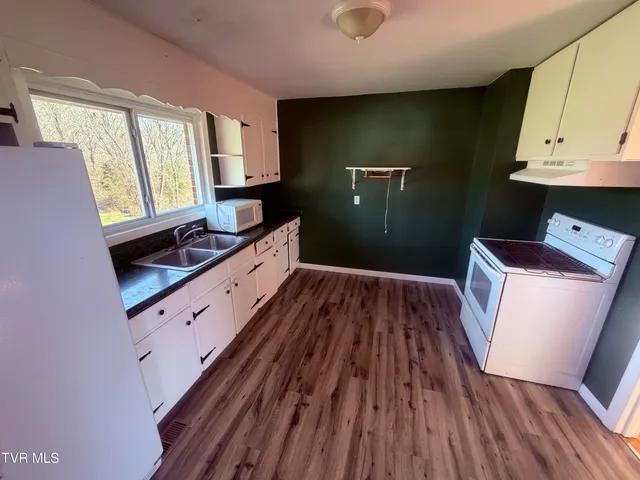 $189,900 | 273 Fairford Lane, Bristol, TN 37620