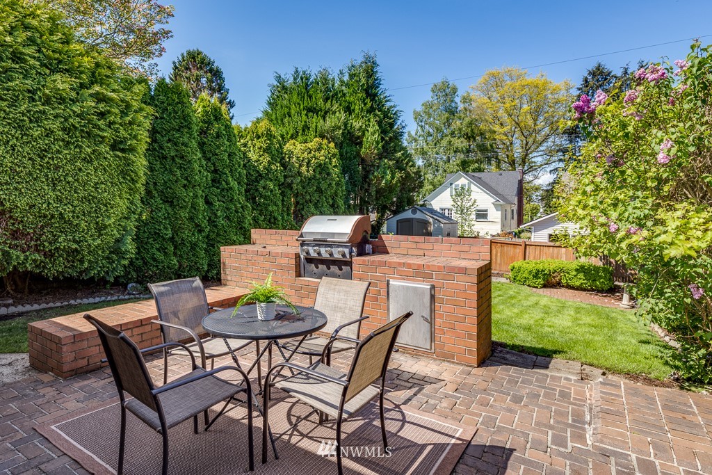 822 Rucker Avenue Everett, WA 98201 - Photo 29 of 40 a view of a chairs and table in the patio
