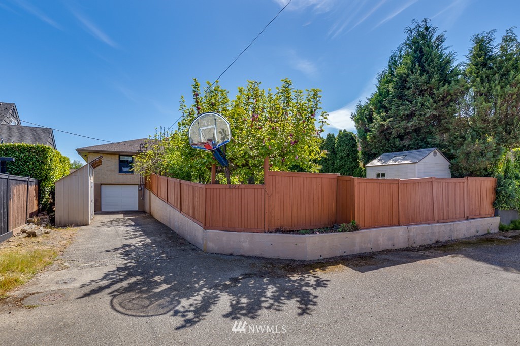 822 Rucker Avenue Everett, WA 98201 - Photo 32 of 40 a view of a backyard with plants
