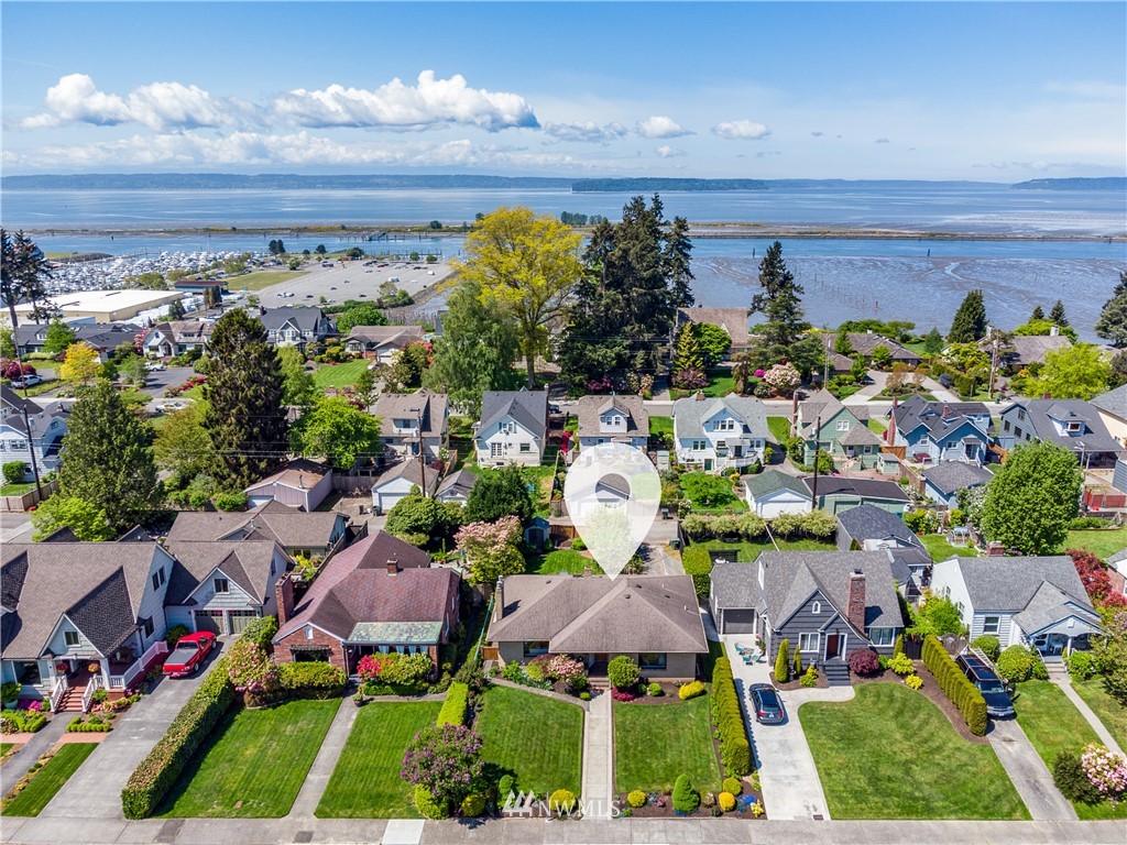 822 Rucker Avenue Everett, WA 98201 - Photo 34 of 40 a view of a city