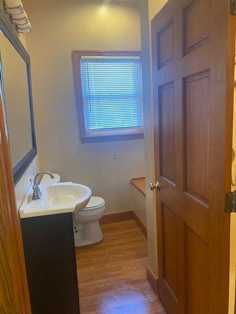 2407 Eastbrook Road New Castle, PA 16105 - Photo 8 of 17 a bathroom with a sink toilet and tub