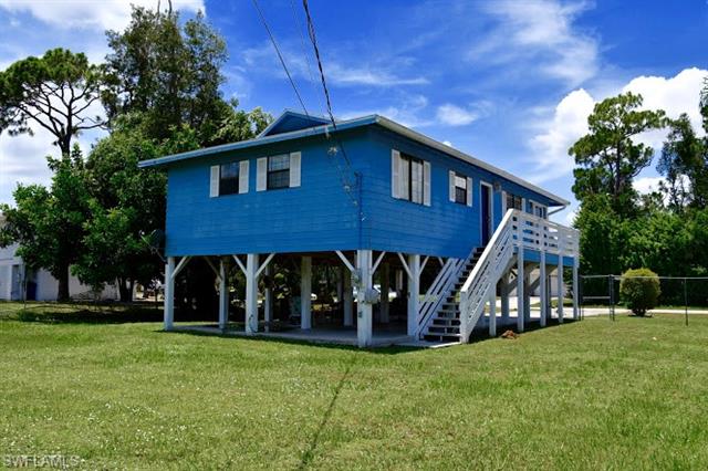 8148 Albatross Road Fort Myers, FL 33967 - Photo 4 of 24