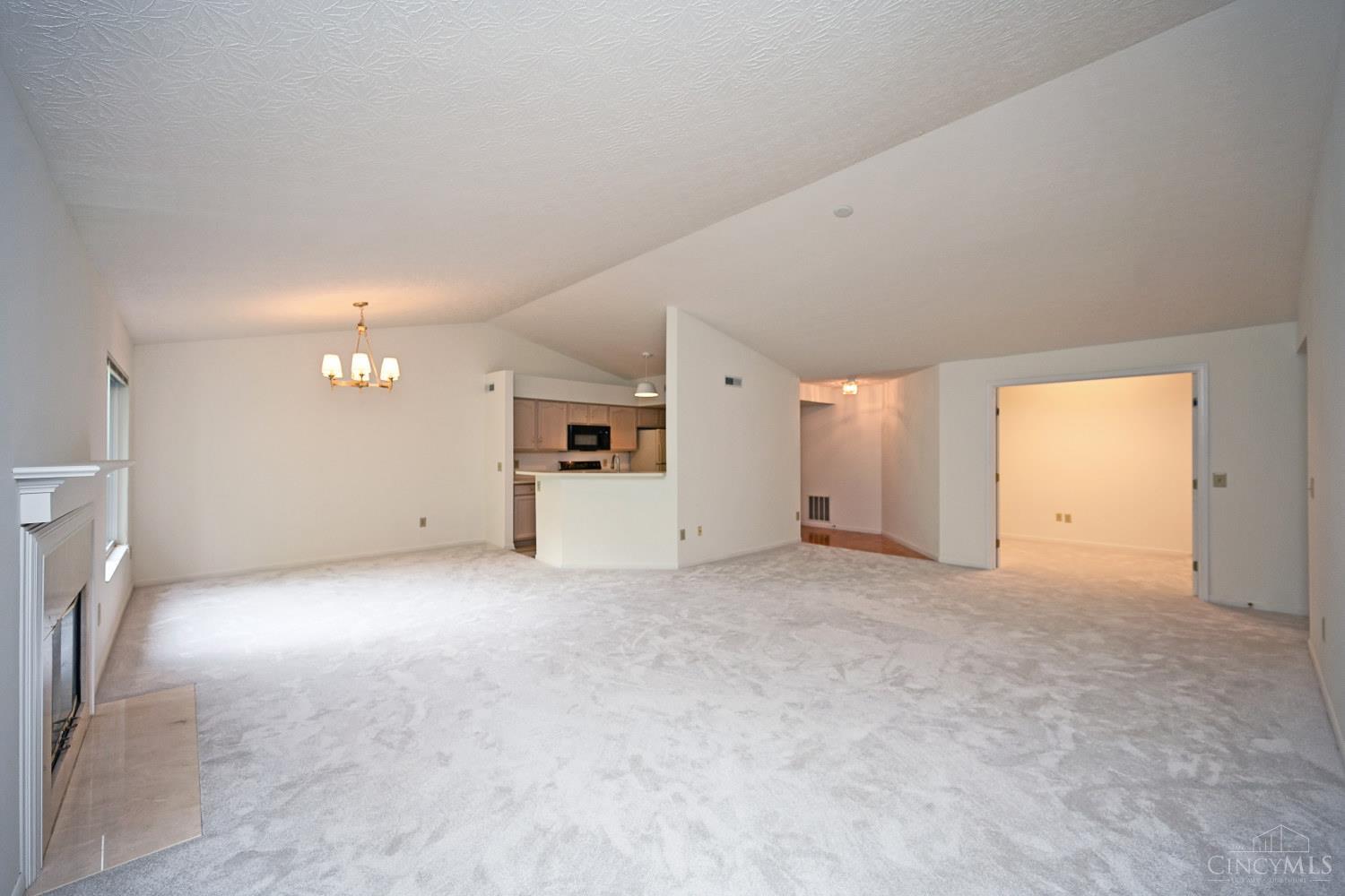 7905 Ramble View, Unit 301 Cincinnati, OH 45231 - Photo 9 of 44