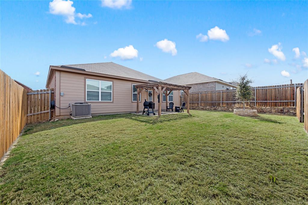 7621 Duck Bay Road Fort Worth, TX 76120 - Photo 25 of 32