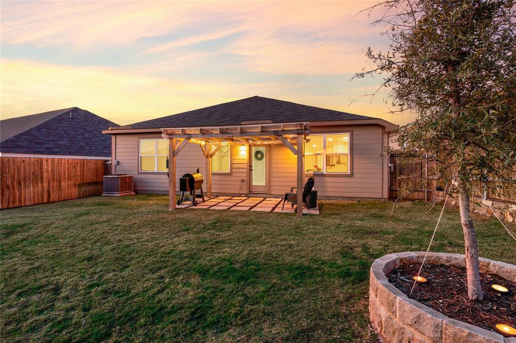 7621 Duck Bay Road Fort Worth, TX 76120 - Photo 26 of 32