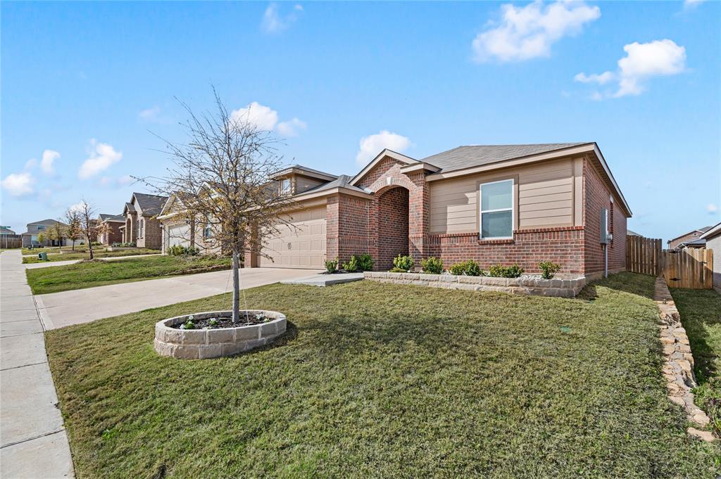 7621 Duck Bay Road Fort Worth, TX 76120 - Photo 4 of 32