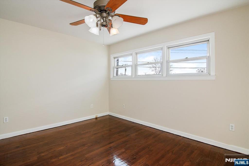 301 Riverview Road Pompton Lakes, NJ 07442 - Photo 12 of 33