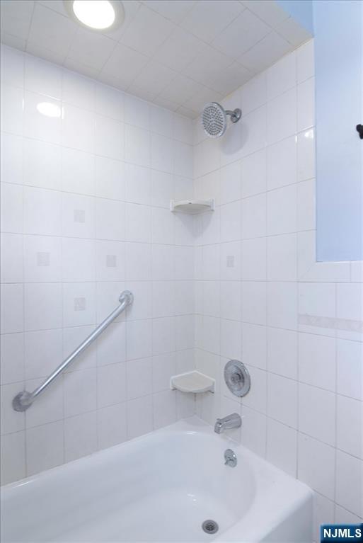 301 Riverview Road Pompton Lakes, NJ 07442 - Photo 15 of 33