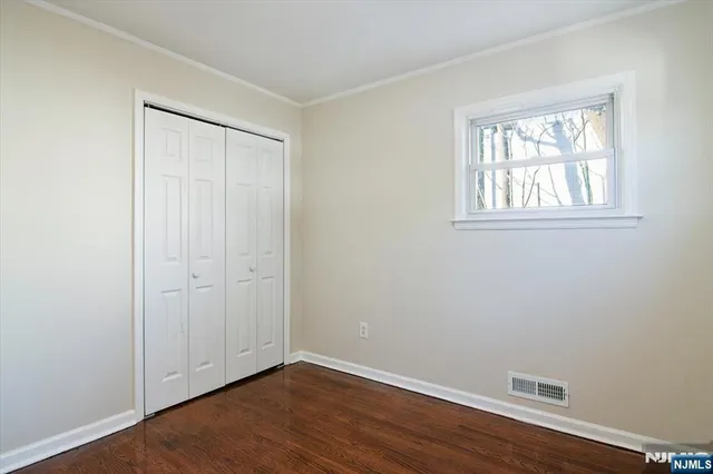 $4,975 | 301 Riverview Road, Pompton Lakes, NJ 07442